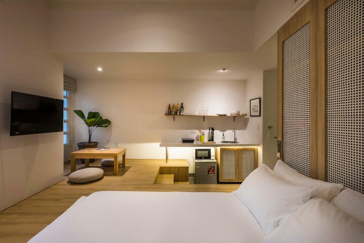 Circadian Japanese Studios In Downtown Хошимин Экстерьер фото